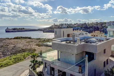 Newly built luxury villa with sea views in Porto Cristo