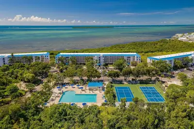 Image de Relax in your one bedroom Oceanfront Suite in Tavernier Fl. Florida Keys.