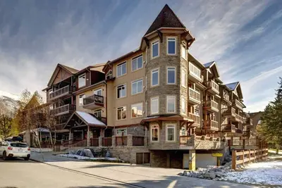 Image de Cozy Studio Apartment in award-winning Falcon Crest Lodge Canmore \/ Banff