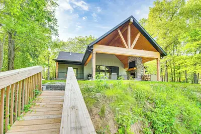 Image de Waterfront Flippin Retreat w\/ White River Access!