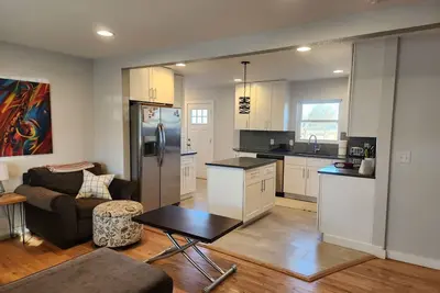 Image de Modern home with fenced yard near downtown Denver!