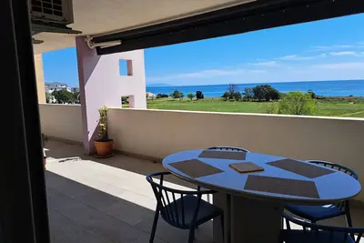 Image de Bel appartement T3 73m2, terrasse 22m2, splendide vue mer plage à 5mn, classé 3*