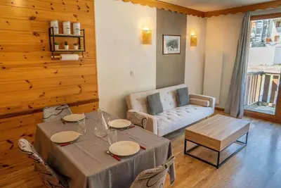 Image de 2ème étage, remise en forme, piscine, sauna, télévision, casier à ski, 35m², Les Orres