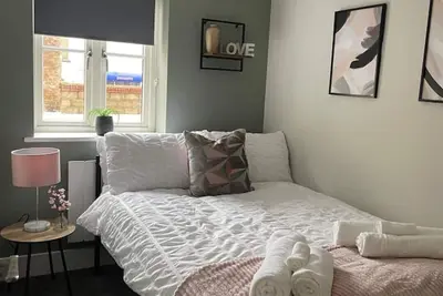 Image de Cedar House-2bedroom house with free parking