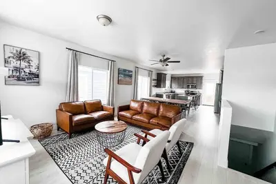 Image de 2 Kitchens, Ideal Beach Access +More