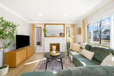 Image de Newly Remodeled Home With a Game Room!