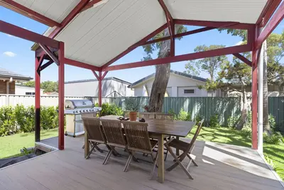 Image de 5 minutes walk to the water! Family house with pool table, outdoor patio and Bbq