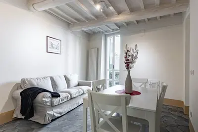 Image de Urban Oasis: Central Apartment with Garden
