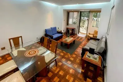 Image de Copacabana-2 Quartos-120m²-térreo-quadra da Praia de Copacabana-perto Metrô