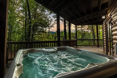 Image de Sunset Pointe - Hot tub, game room, fire pit, and more!