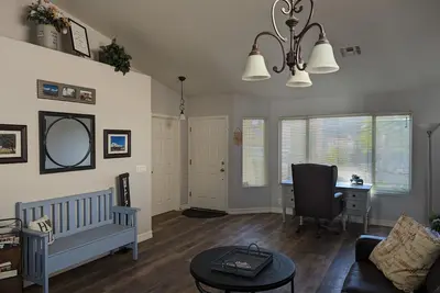 Image de Quiet home next to Freestone Park & minutes from historic downtown Gilbert!