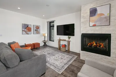 Image de Beautiful New Riverfront  Condo in the Heart of Silverthorne