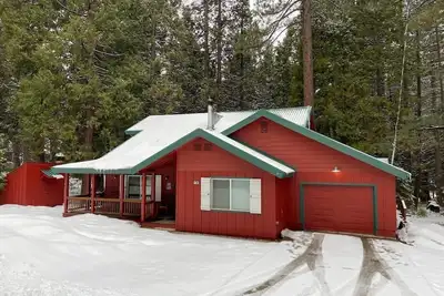 Image de Hidden Gem in Shaver Lake! Close to town, walk to dinner at the Sawmill!