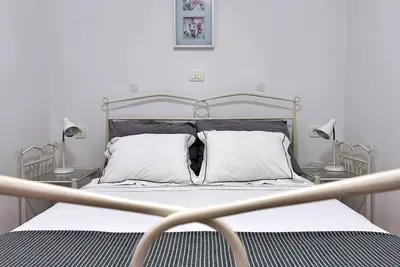 Image de Appartement d'une chambre avec le balcon et la vue sur le mer Cizici, Krk (A-22046-d)