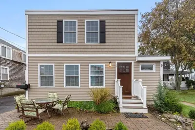 Image de Steps to Beach | Patio Area | Parking | A/C