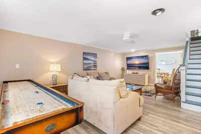 Image de Steps to Beach | Backyard | Shuffle Board | A/C