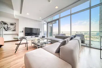 Image de Prime Difc Duplex with Iconic Skyline Views