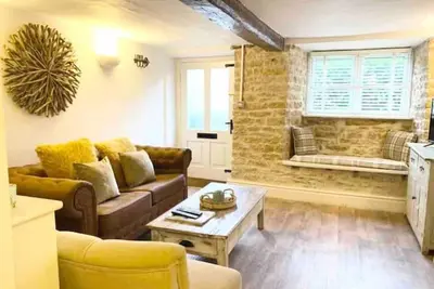 Charming Cottage in Heart of Bourton-on-the Water