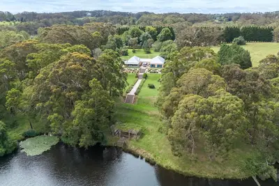 Image de The Bundanoon Lakehouse - Amazing home with private lake