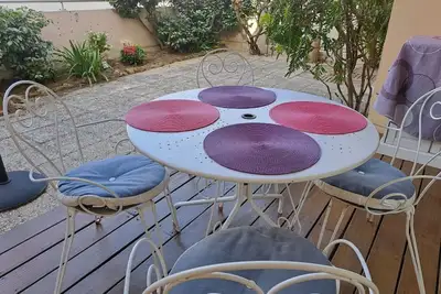 Image de Bel appartement 2 chambres à 150m de la plage avec terrasse et wifi gratuit