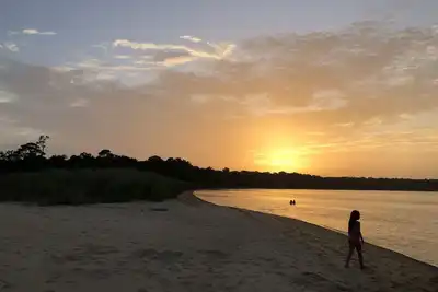 Image de Stay on a luxurious yacht, a nature lover’s dream. Experience tranquility.