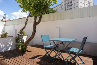 Image de Lots of sun and a Private Garden at Beato