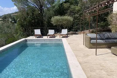 Image de Jolie Villa Avec Piscine Chauffee!