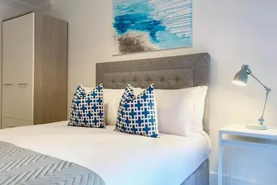 Image de 360 Me1 Sylvia Apts 01 - Modern Stylish 2 Bedroom 2 Bath Apt. 01 in Rochester