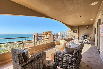 Image de Bella Sirena C802 – Oceanview Condo with Pools, Jacuzzis & Beach Access