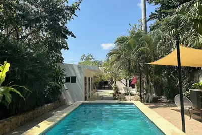 Image de Oasis in Merida with a Large Pool and Garden