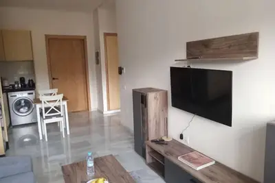 Image de Studio neuf meublé, donnant sur la forêt de nouaceur.