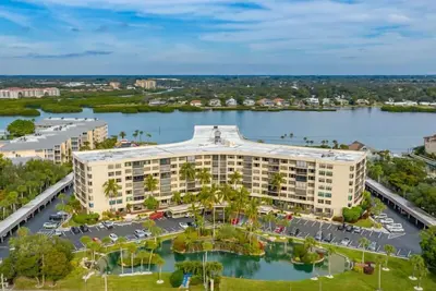 Image de Stunning Bay Views & Steps to Siesta Key Beach - Harbor Towers 514