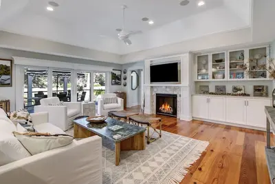 Image de 33 Marsh Creek - Updated home, Wonderful Golf Course Views on the Omni Resort