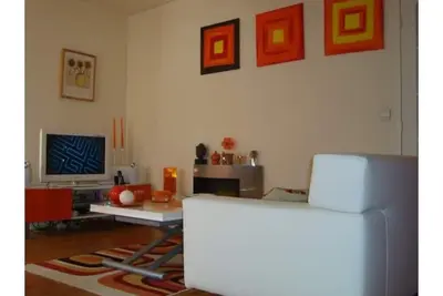 Image de T2 design avec balcon à 5 min de Paris