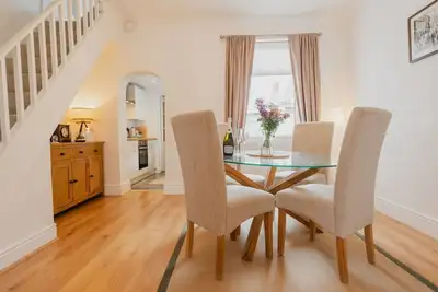 Image de Lovely 2 bed home in Handbridge - With Parking