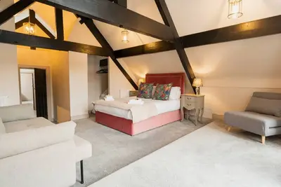 Image de Well Decorated Home | Charming Village Location