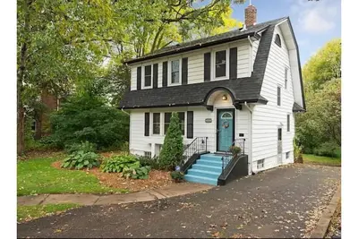 Image de Charming Cottage with Hot Tub, Fire Pit, & Wooded Backyard
