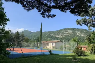 Image de Gite Domaine Prashanti, avec Tennis privé, à la porte du Royans massif Vercors.