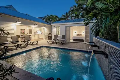 Image de **Spirit Of Key West @ Old Town** Exquisite Home & Pool + Last Key Services…