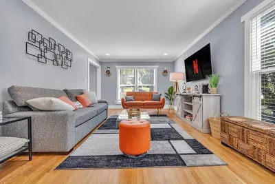 Image de New! Modern Luxury w/ Pool Table 3br/5bd Sleeps 10