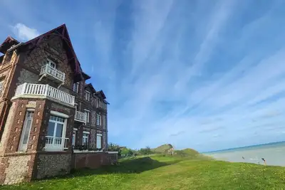 Image de Appartement avec superbe vue sur mer et terre, les pieds dans l'eau