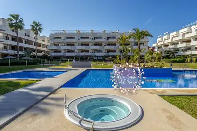 Image de Appartement moderne de 6 personnes dans complexe sécurisé.