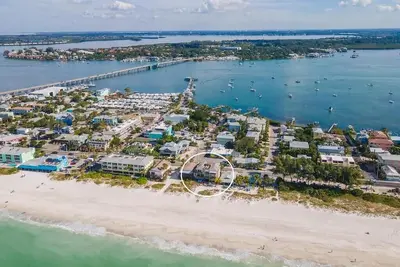 Image de Beachfront Directly on Bradenton Beach