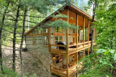 Image de New! Modern Rustic in Aska Adventure Area. Hot Tub! Pet Friendly!