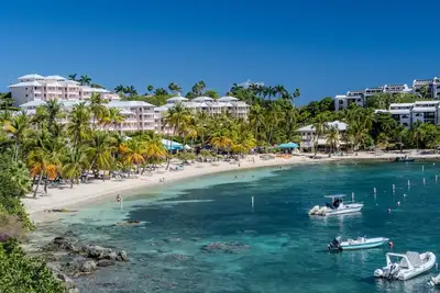 Image de 2br Condo w/Pool - 2 min walk to the beach!