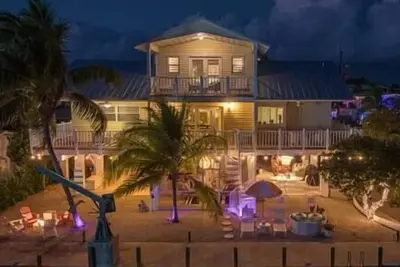 Image de Bikini Bottom-Luxury Water Front