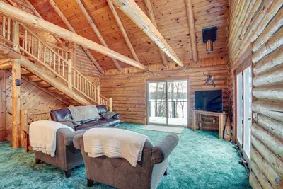 Image de Rhinelander Waterfront Cabin w/ Deck & Fire Pit!