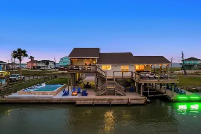 Image de Luxury Waterfront Retreat: Pool, Fishing & 5br, Sleeps 12
