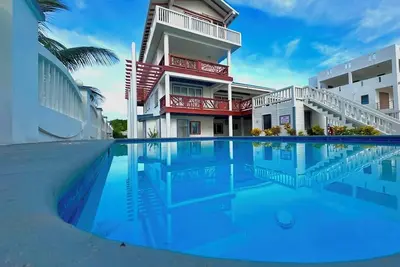Image de All-inclusive Oceanfront Villa: 7 bedrooms-7 bathrooms-sleeps 16+!