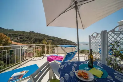 Image de Appartement \"Le Sirene Mono 9\" avec terrasse partagée, Wi-Fi et climatisation